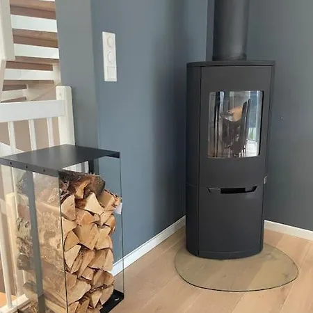 ヴィラ New And Spacious House With Fireplace オスロ