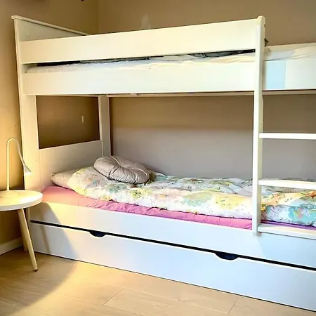 ヴィラ New And Spacious House With Fireplace